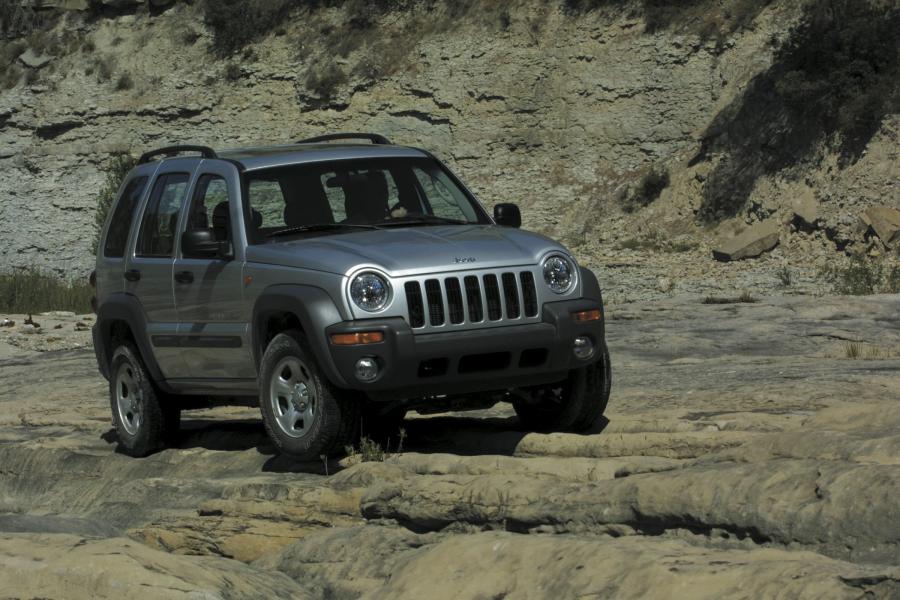  Jeep Cherokee 2002 года  (фото 35 из 130)